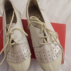 Papanatas unisex lace shoes sz 28 NWT